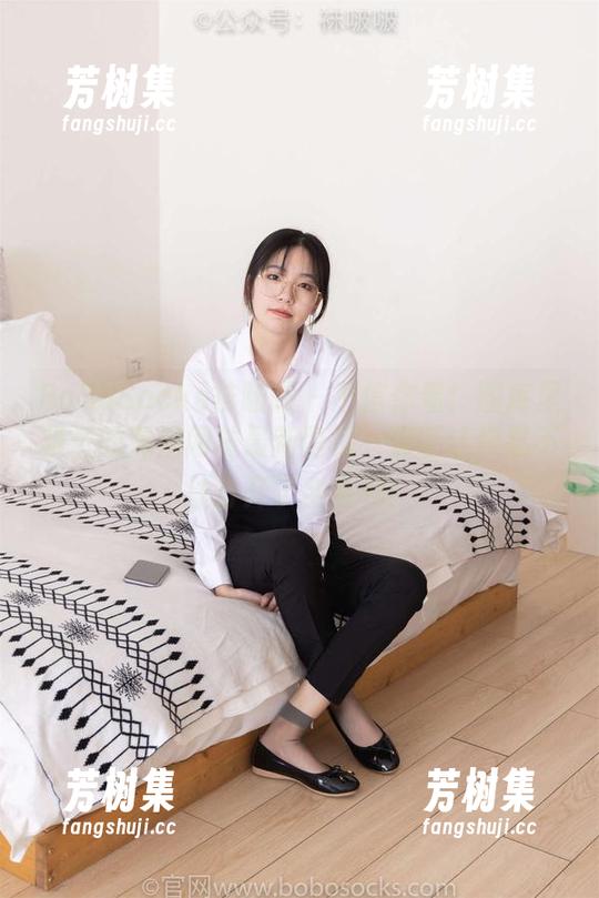 BoBoSocks袜啵啵 - 不信你看！图库里稚予的黑渔网袜最新登场，保证让你忍不住打开了全系列！