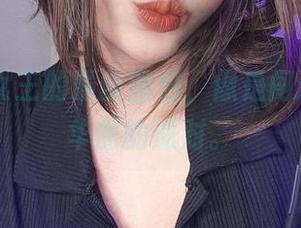 Byoru女王的最新图包，像是闯进了一场华丽的派对。