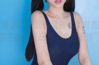 GIRLT果团网 – 裴希西的另类制服秀——当你在办公室玩起“角色扮演”！