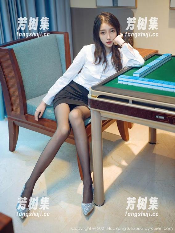HuaYang花漾 - Egg-尤妮丝Egg最近的空姐套图，你是被这个“空姐”吸引了吗？