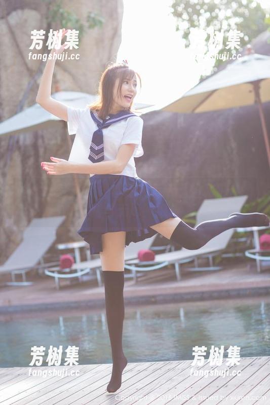 IMiss爱蜜社 - 小丽莎萌萌哒的私拍：短裙与无尽的想象