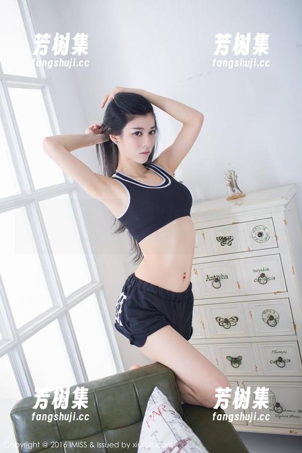 IMiss爱蜜社-果儿Victoria IMiss爱蜜社 - 果儿Victoria跌入连衣裙的花海–作品集漫游记