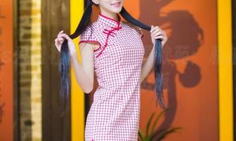 IMiss爱蜜社 – 袜子与黄歆苑：私拍图包带你流连忘返