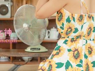 MSLASS梦丝女神 – 连裤袜在米线的小私房里美翻天，资源等你来挖掘，嘘，别声张！