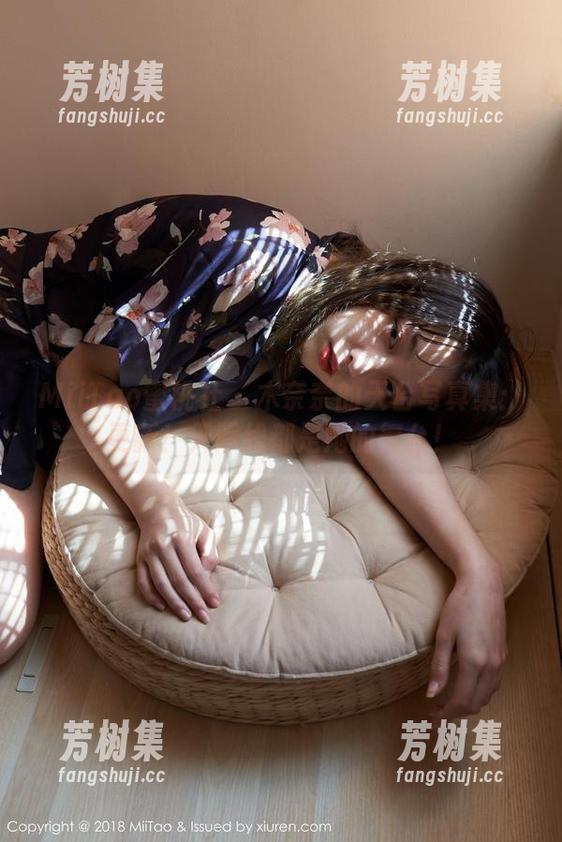 MiiTao蜜桃社 - 木奈奈的天台写真集：更新！天际线都是她的舞台！