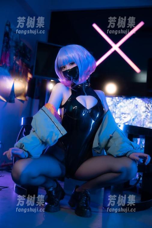 Quan冉有点饿，这组美足写真让我幸福的不止一点点