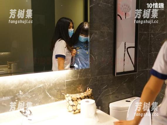 ROSI的蕾丝底裤原图分享，有人走神了吗？