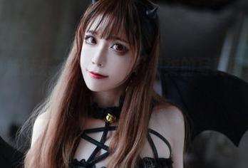 烦人的小妹妹来了，Sakiiii翎柒的写真图集又要搅动心弦！