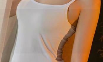 UGirls尤果网 – 免费逛逛！王瑞儿的美脚合集，给你不一样的“大长腿”印象，等你来品味。