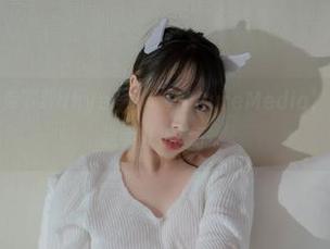 别问，刚从图库下载Uhye(이유혜)的PureMedia，完了，被纯净这事儿折磨了。