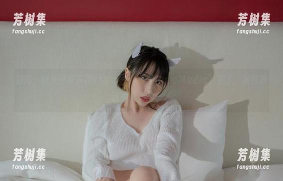 别问，刚从图库下载Uhye(이유혜)的PureMedia，完了，被纯净这事儿折磨了。