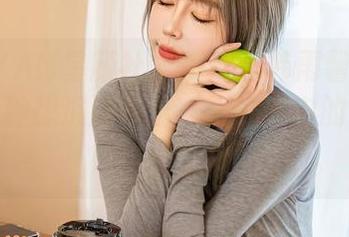 XINGYAN星颜社 – 每次看韩雨馨的夏日，都有种想沉溺在这‘水波’中的冲动，厉害了！