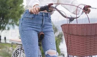 Xiuren秀人网 – Candy糖糖比基尼套图，脑海里已经出现了一万种赞叹的方式。