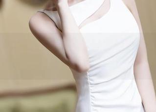 Xiuren秀人网 – 下载容容容Alice的美脚作品，结果发现自己在看腿