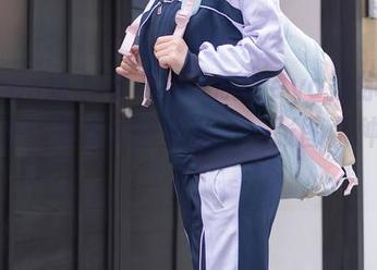 Xiuren秀人网 – 林子欣freya教你出道即巅峰！居家美图分享，一张图两种风格！