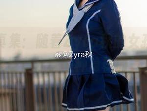 高清写真集：随着Zyra秋的女孩们游走，像是在分享一种隐秘的气息？