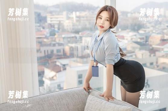 Zzyuri粉色系列最新图包，你们说这衣服好看吗？愣是看了又看！