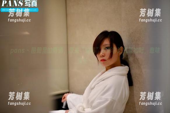 pans - 图册里的雨涵，原来“油亮”是形容这气氛的吧，意味深长～