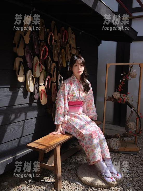 兔女郎的图包，wuyo(우요)可真会挑，资源就像她的姿态一样令人无法抗拒。