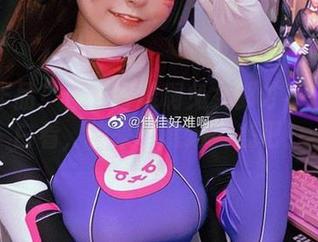 免费作品？佳佳好难啊兔女郎才不想让你白看，快来瞧瞧这姿态吧！