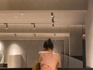 微密圈 – 私拍姐姐的无滤镜真相：俏妞t图包里的直白与温柔