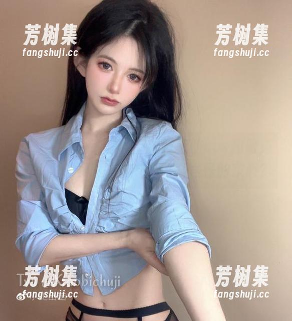 上天给我一个信号：倦倦喵的cos图册，书包里究竟藏了些什么奇奇怪怪的东西？