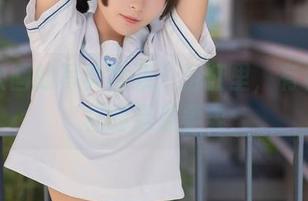 兔玩映画的写真全集：浴缸里，有着不一样的温温柔柔