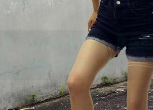 初夏女神 – 不仅仅是灰丝，依依的写真全集让人眼前一亮！