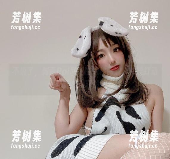 不说了，刺青Poi和她的胡桃图包，总能打动我，让我赎罪般翻阅。