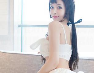 嗲囡囡 – 施忆佳KITTY：她的高清写真就像天使的透明翅膀，轻轻掠过我的思绪。