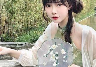 你能想象大肉丸Amiee的睡衣cos会是这种调调吗？真难得见到！