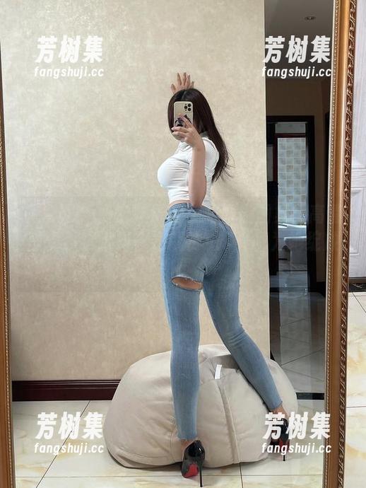 奶宝妹纸 微密圈 - 奶宝妹纸的美丽瑜伽图集:高清呈现,稍微扭一扭就彷彿灯光都为她绽放!