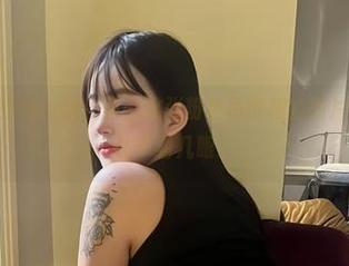 微密圈 – 关注小u优优子：这张粉色吊带裙的图片，让我忍不住多看几眼。