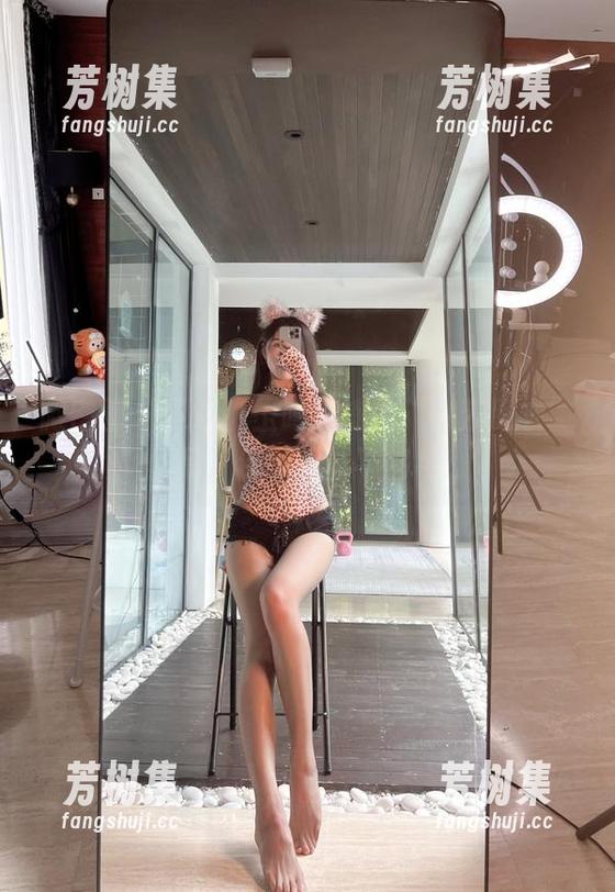 微密圈 - 下载小玉吃果冻的“绑带胶衣”作品，保证眼球不够用！