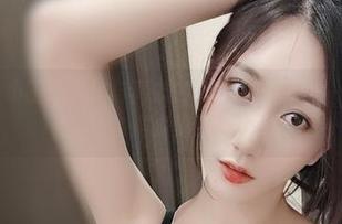 微密圈 – 小玉吃果冻与男友的视觉神探图册——这也太会摆姿势啦！