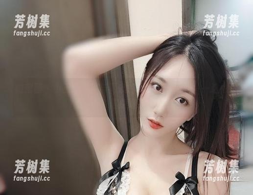 微密圈 - 小玉吃果冻与男友的视觉神探图册——这也太会摆姿势啦！