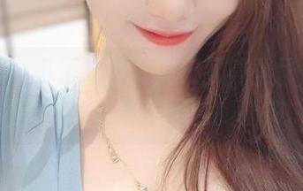 微密圈 – 小玉吃果冻女王闪亮登场，私房图包宛如一场不经意的诱惑。