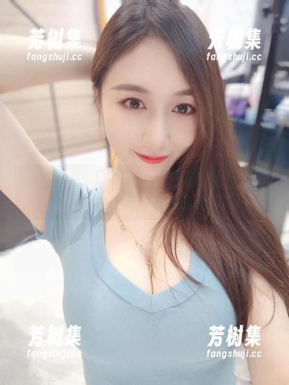 微密圈 - 小玉吃果冻女王闪亮登场，私房图包宛如一场不经意的诱惑。