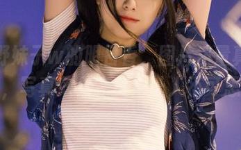 看小野妹子w的明日香，图片质量真的是在线，写真效果完美得让人不可思议。