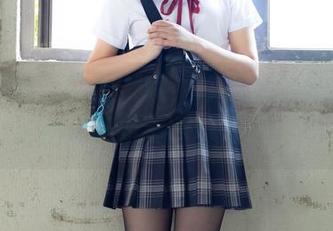少女秩序 – 礼服？哦，才不是简单的衣服，小满的最新美图真难得一见！