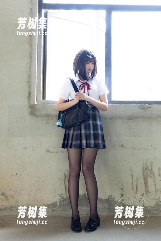 少女秩序 - 礼服？哦，才不是简单的衣服，小满的最新美图真难得一见！