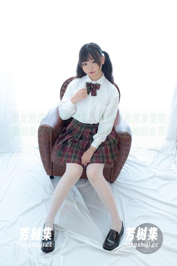 少女秩序-小葵 少女秩序 - 高清图集:小葵在死库水里绽放的各种神态,别问,我也是被她的水灵灵打动了。