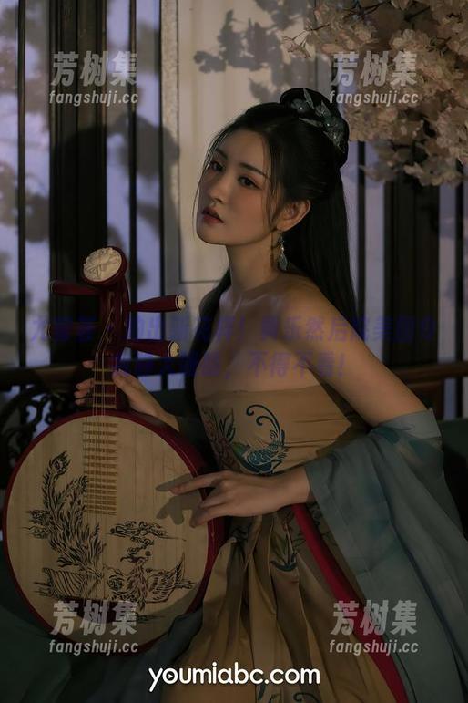 尤蜜荟 - 拍出新花样！黄乐然后院美图令我睁大眼睛，不得不看！
