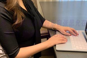 微密圈 – 不知道该如何形容张思允在jk制服里？她的私拍图包给你看！