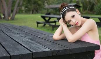 推女神 – 不止是工作，美昕Yumi的办公室里还有一种优雅，高清下载来一份，低调享受吧。