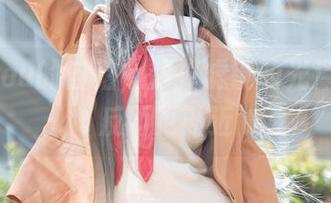 无筝ryou的自拍，卸掉滤镜的光泽，作品反而更贴近