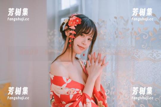 瑜伽分享，看星黛鹿鹿i的图集，放松与扭曲在旧梦间。
