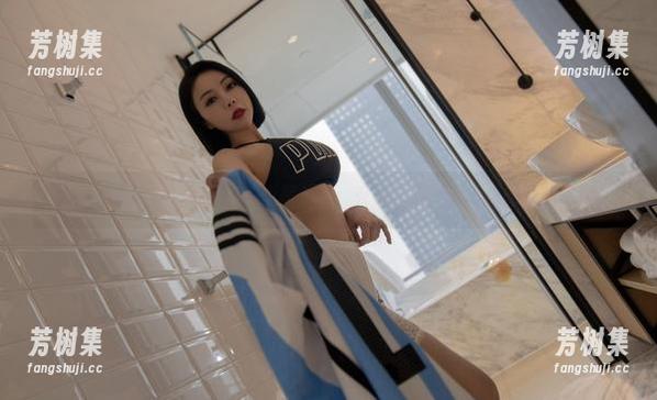 果儿Victoria 微密圈 - 果儿Victoria的浴室足球:在水里踢球更带感的套图更新!