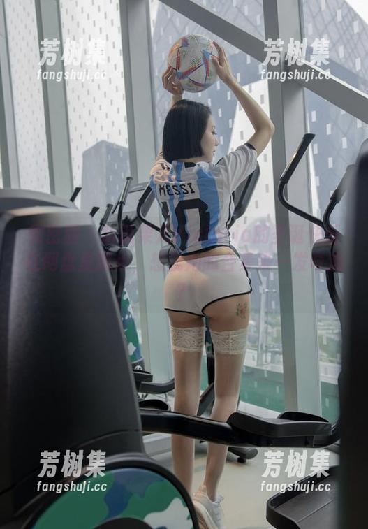 微密圈 - 听说果儿Victoria的圣诞快乐在网盘里蹲点，想找她的合集来一发奇遇？