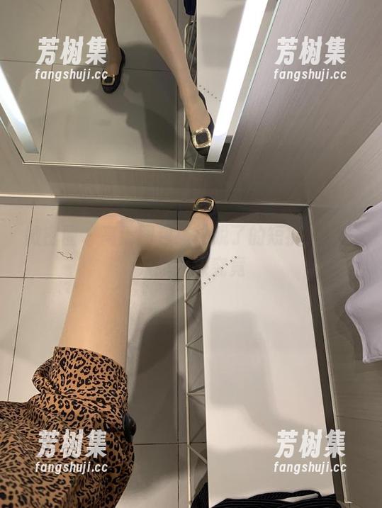 微密圈 - 高清图包！桃脱了的短裤，让人只想一探究竟